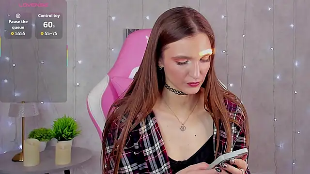 Snapshot of Alisha_Green chatting on 10-24-25, 09:17 Alisha Green online show from 10-24-25, 09:17