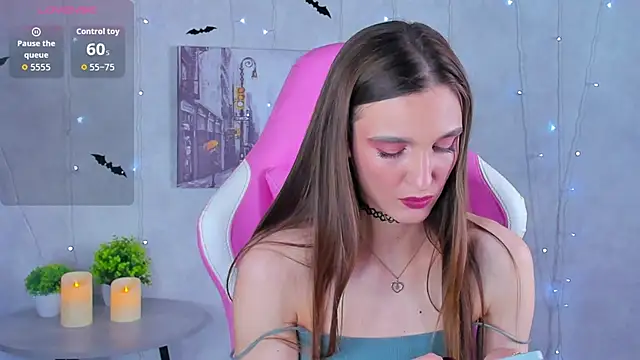 Snapshot of Alisha_Green chatting on 11-06-25, 09:32 Alisha Green online show from 11-06-25, 09:32