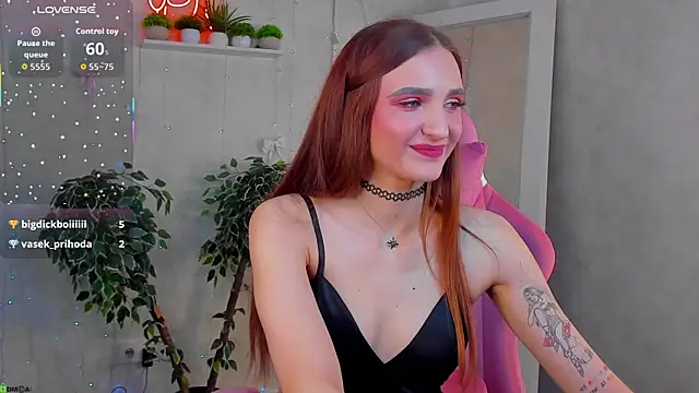 Snapshot of Alisha_Green chatting on 07-20-26, 10:39 Alisha Green online show from 07-20-26, 10:39