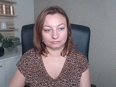 angelaSamt online show from 10-20-25, 05:30