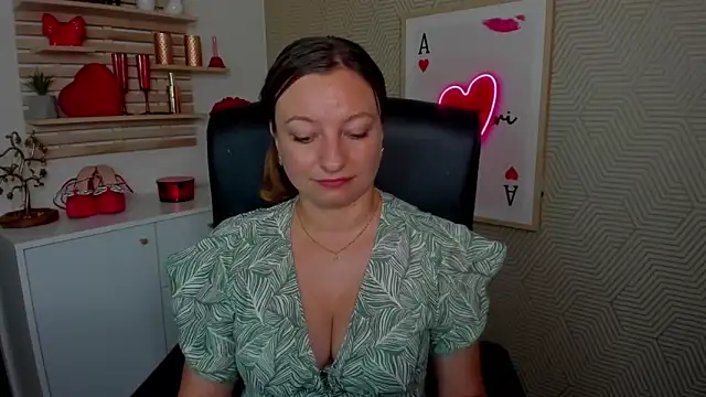 Snapshot of angelaSamt chatting on 06-30-26, 05:41 angelaSamt online show from 06-30-26, 05:41