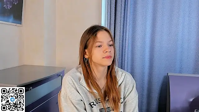 Snapshot of VelvetRisque chatting on 09-29-25, 06:40 VelvetRisque online show from 09-29-25, 06:40