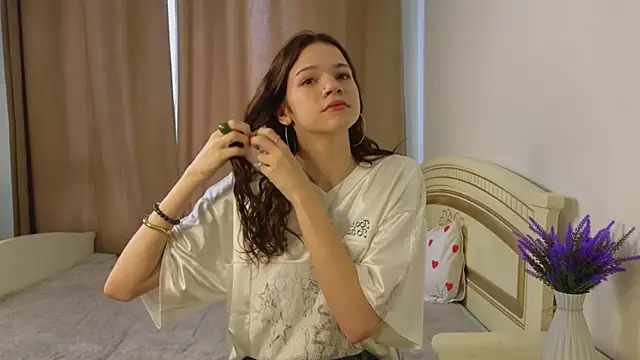 VelvetRisque online show from 04-22-26, 06:05