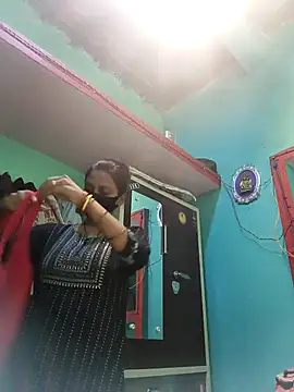 posewith online show from 10-13-25, 08:25