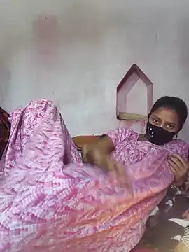 posewith online show from 02-14-26, 07:49