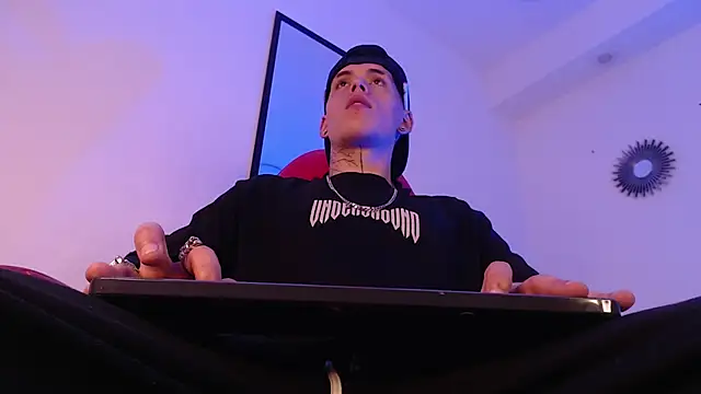 Anhonymus  online show from 09-12-25, 04:07