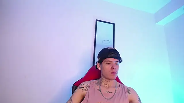 Anhonymus  online show from 11-06-25, 04:02