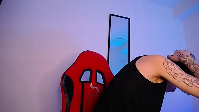 Anhonymus  online show from 11-21-25, 04:55