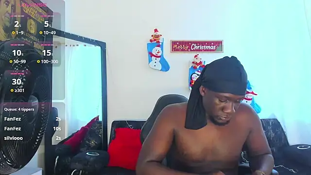 Snapshot of lucas_manzon chatting on 12-13-25, 07:53 lucas manzon online show from 12-13-25, 07:53