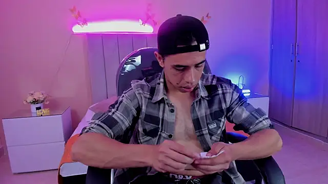 Muscle Scott online show from 11-13-25, 12:59