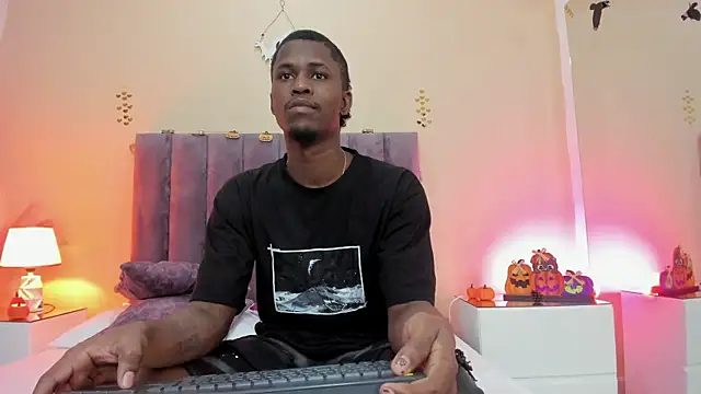 Kiaraa y Her Crazy online show from 10-30-25, 07:14