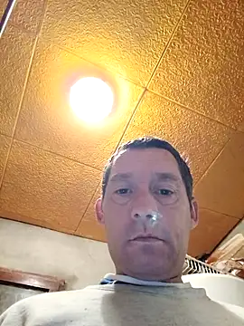 Snapshot of frederic198 chatting on 05-10-26, 06:35 frederic198 online show from 05-10-26, 06:35