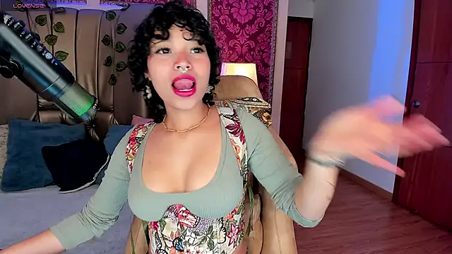 DaniCollinn  online show from 02-11-26, 12:54