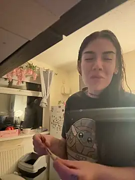 valentinalamont online show from 09-17-25, 10:00