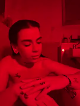 valentinalamont online show from 10-09-25, 07:34