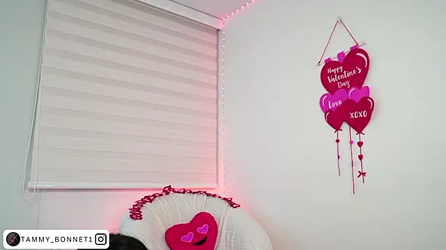 Snapshot of tammy_bonet chatting on 02-15-26, 03:47 tammy bonet online show from 02-15-26, 03:47