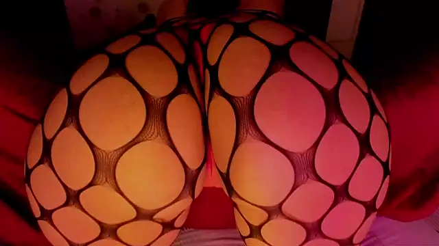 Snapshot of Gabby_Haze chatting on 12-17-25, 08:37 Gabby Haze online show from 12-17-25, 08:37