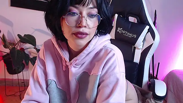 Ellyuwuw online show from 03-10-26, 09:09