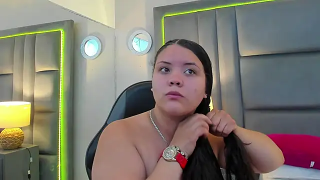 NahiaMonet online show from 11-25-25, 11:43