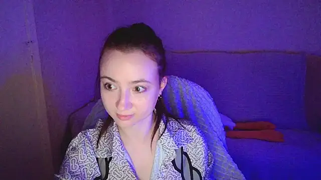 Snapshot of Micky_Wood chatting on 09-23-25, 02:42 Micky Wood online show from 09-23-25, 02:42