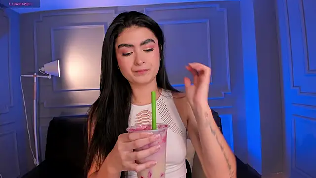 LucyWeiss  online show from 11-05-25, 07:58