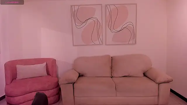 LucyWeiss  online show from 11-20-25, 08:08