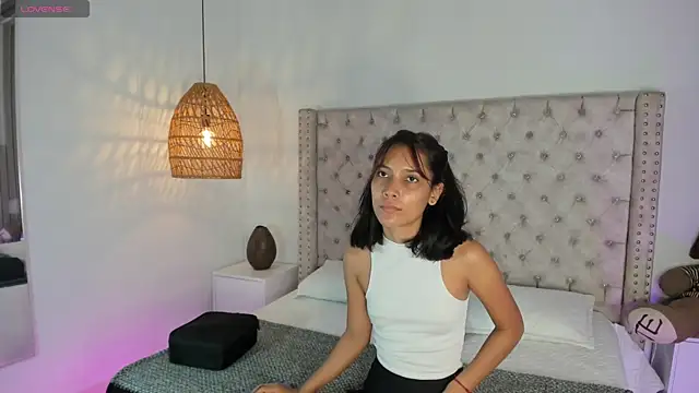 AdharaMancinii online show from 10-09-25, 11:41