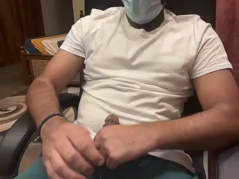 Snapshot of BobgaBonga chatting on 10-24-25, 05:31 BobgaBonga online show from 10-24-25, 05:31