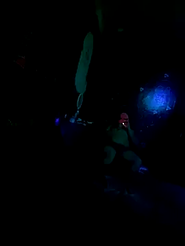 Snapshot of johnboones10 chatting on 10-23-25, 06:02 johnboones10 online show from 10-23-25, 06:02