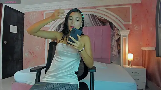 Snapshot of Ivy_rae_xxx chatting on 10-25-25, 09:20 Ivy rae xxx online show from 10-25-25, 09:20