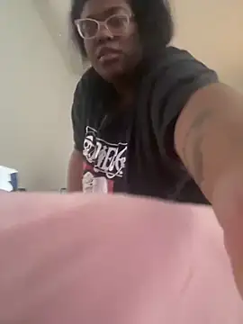 Snapshot of bunbun420247 chatting on 02-26-26, 01:21 bunbun420247 online show from 02-26-26, 01:21