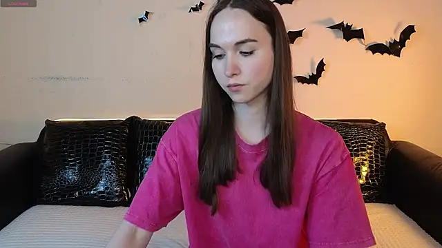 Angeel Kate online show from 11-19-25, 11:43