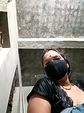 Snapshot of suhani_sharmj chatting on 12-19-25, 10:06 suhani sharmj online show from 12-19-25, 10:06