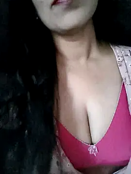 Snapshot of Deepa_Sharma143 chatting on 10-17-25, 01:20 Deepa Sharma143 online show from 10-17-25, 01:20