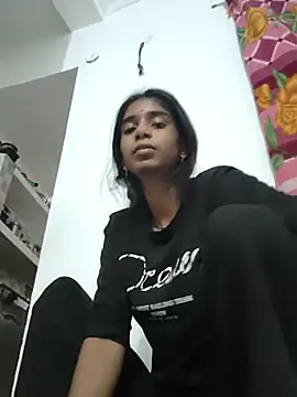 Snapshot of Hot-Soniya2 chatting on 10-27-25, 03:32 Hot-Soniya2 online show from 10-27-25, 03:32