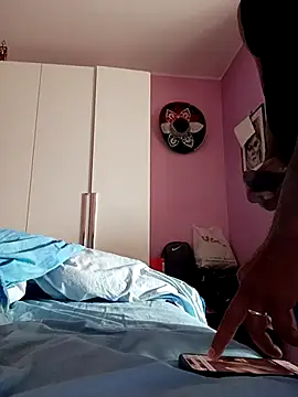 estrogeni online show from 04-22-26, 07:22