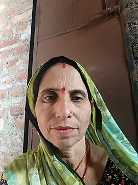 Snapshot of Hot_liya54 chatting on 10-13-25, 05:29 Hot liya54 online show from 10-13-25, 05:29