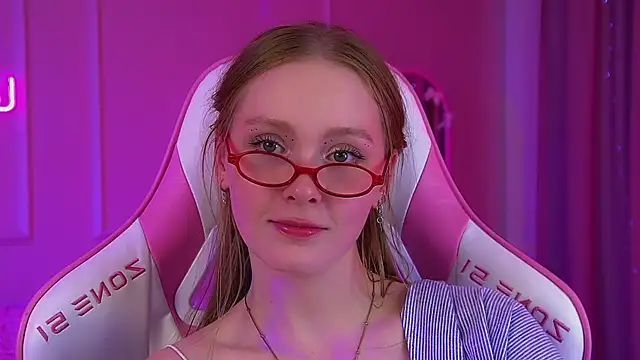 AgataFoxley online show from 05-18-26, 04:07