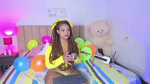 Hill Brownie online show from 11-08-25, 12:49