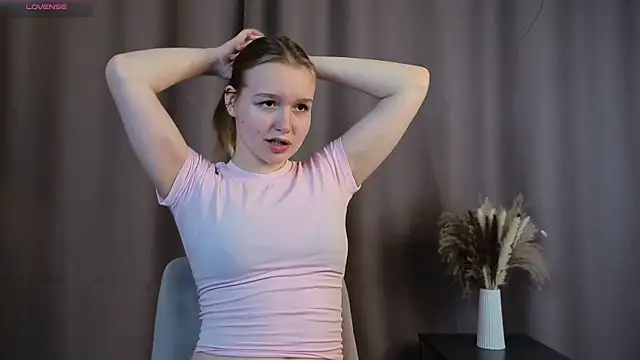 Snapshot of VinnieSerrano chatting on 10-08-25, 01:09 VinnieSerrano online show from 10-08-25, 01:09