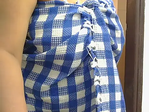 Snapshot of Cute_Girl51 chatting on 09-10-25, 11:21 Cute Girl51 online show from 09-10-25, 11:21