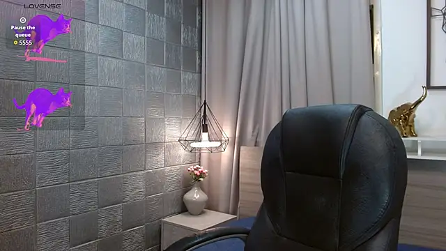 Snapshot of Iantwink18 chatting on 10-29-25, 08:43 Iantwink18 online show from 10-29-25, 08:43