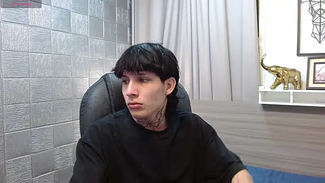 Snapshot of Iantwink18 chatting on 11-07-25, 08:09 Iantwink18 online show from 11-07-25, 08:09