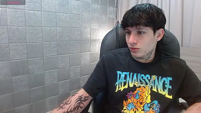 Snapshot of Iantwink18 chatting on 11-19-25, 03:06 Iantwink18 online show from 11-19-25, 03:06