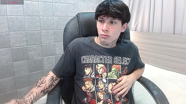 Snapshot of Iantwink18 chatting on 11-21-25, 04:11 Iantwink18 online show from 11-21-25, 04:11