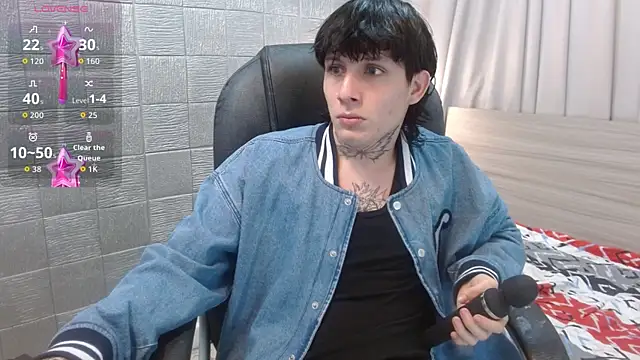 Snapshot of Iantwink18 chatting on 11-22-25, 07:57 Iantwink18 online show from 11-22-25, 07:57