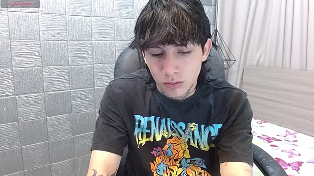 Snapshot of Iantwink18 chatting on 12-01-25, 02:16 Iantwink18 online show from 12-01-25, 02:16