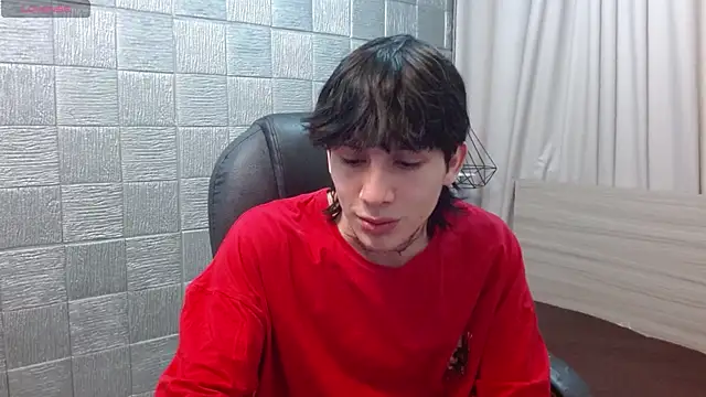 Snapshot of Iantwink18 chatting on 12-03-25, 01:02 Iantwink18 online show from 12-03-25, 01:02