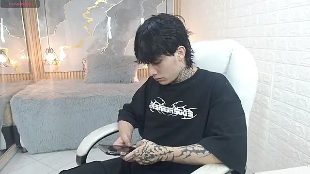 Iantwink18 online show from 03-06-26, 03:25