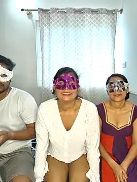 Family02 online show from 10-29-25, 06:48